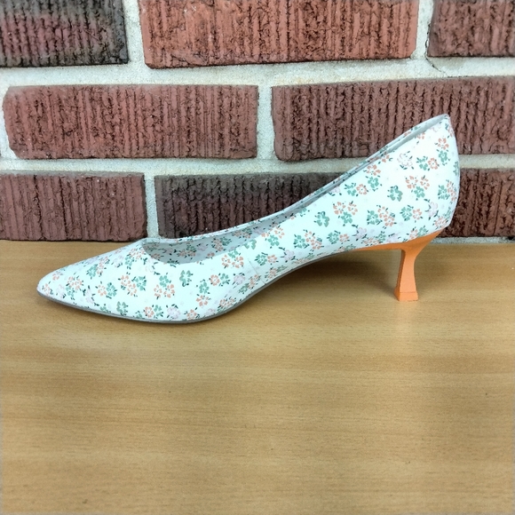NWOT Katy Perry The Golden Pump Pointed Toe Kitten Heels in Orange Floral Multi - Picture 5 of 9